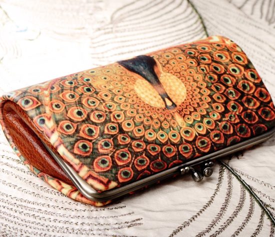 Fabric and leather UV printing – vibrant, flexible & long-lasting full-color design